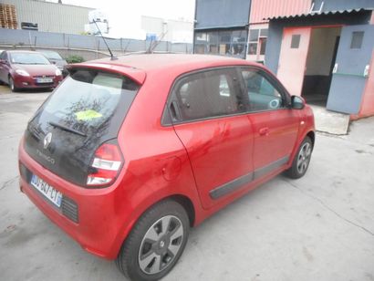 null VP RENAULT Twingo CI de couleur Rouge 

Carburant : ES 

Puissance Administrative...