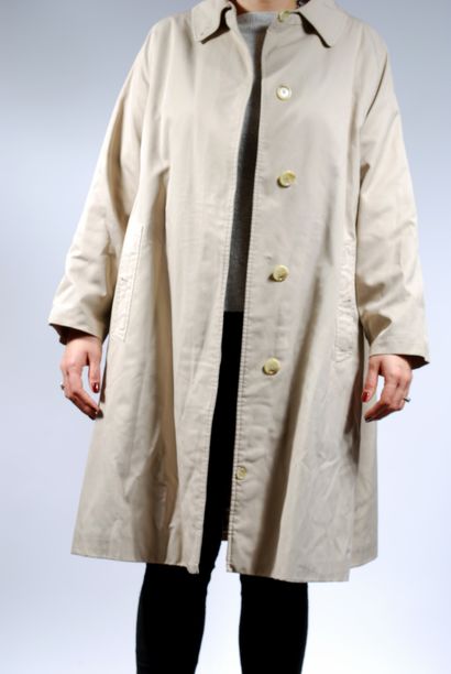 null BURBERRY'S 

Trench coat en toile de coton beige et polyester bleu, doublure...