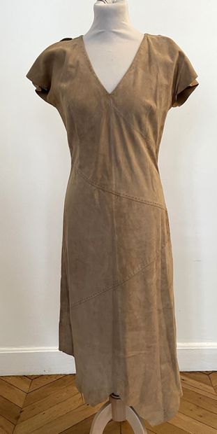 null PATRICK MENDES 

Dress with asymmetric cut-outs in beige skin. 

T. 1 

Wor...