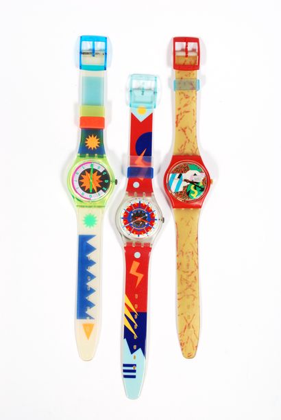 null SWATCH

Lot de trois montres SWATCH water resistant ; une à collage doré, une...