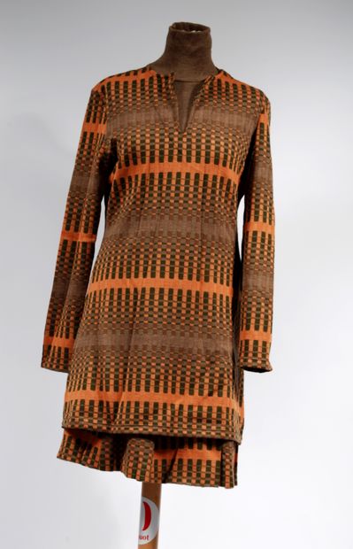 null BAZAR by CHRISTIAN LACROIX 

Geometric patterned knitwear set including a tunic...