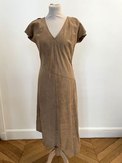null PATRICK MENDES 

Dress with asymmetric cut-outs in beige skin. 

T. 1 

Wor...