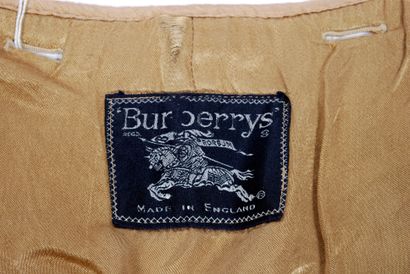 null BURBERRY'S

Deux doublures en laine, l'une beige et l'une motf tartan
