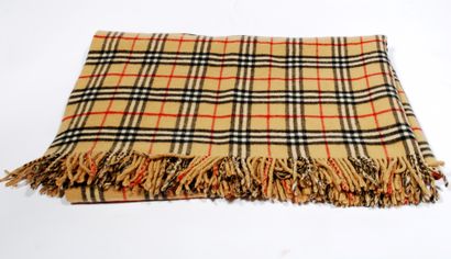 null BURBERRY'S

Wool and cashmere plaid with tartan pattern, fringes at the ends

130...