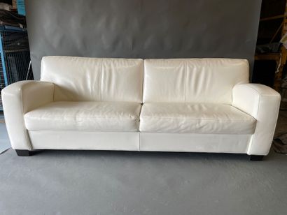 null Paire de canapés en cuir blanc 

Travail moderne

81 x 217 x 80 cm
