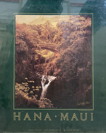 null Lot de quatre affiches encadrées dont Marc RIBOUD, GOYA, HANA MAUI, DESERVE...