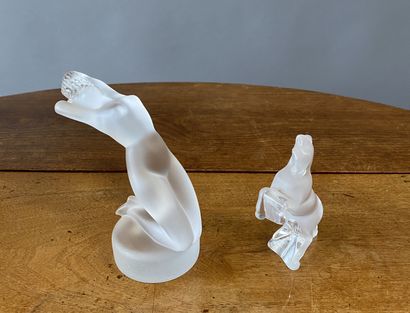 null Lalique France

Femme nue aux cheveux au vent et cheval

Deux statuettes en...