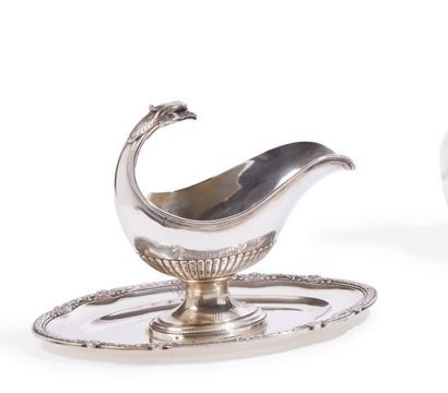null Sauceboat helmet in silver 925/000 with decoration of gadroons and neck swan...