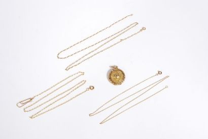 null Chain and circular pendant in 18K yellow gold 750/000 representing baskets of...