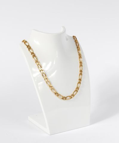 null Collier en or jaune 18K 750/000 à maillons articulés gourmette 

Poids : 67...