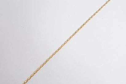null Chain and circular pendant in 18K yellow gold 750/000 representing baskets of...
