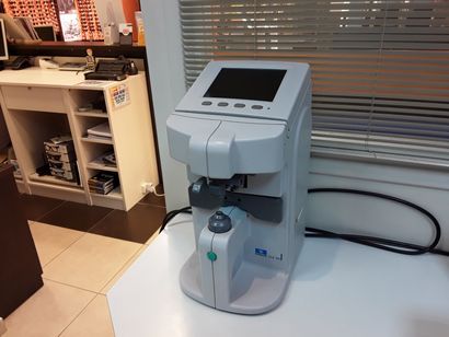 null Frontofocometre ESSILOR CLE 60