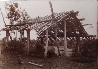 null Anonymous, ca. 1900

Eight photographs around Madagascar showing the Ivondrona...