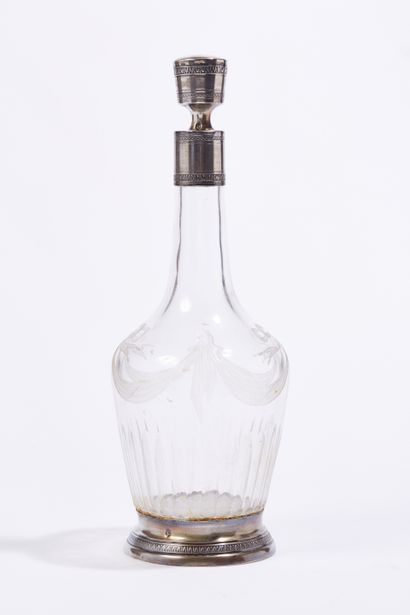 null Carafe in cut crystal and silver setting 925/000 with decoration of friezes...