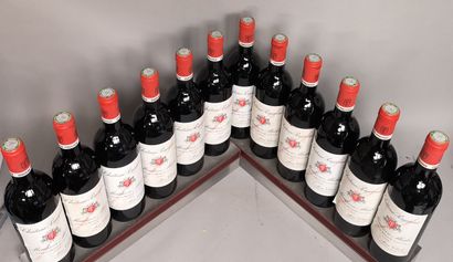 null 12 bouteilles Château POUJEAUX - Moulis 1988 

Etiquettes légèrement tachées.



Nous...