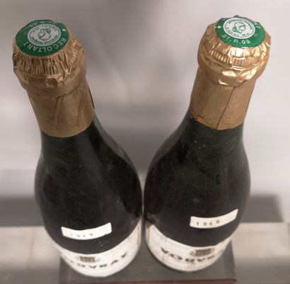  2 bouteilles VOUVRAY "Le Petit Monaco" - R. BIENVENU 1949 
Etiquettes légèrement...