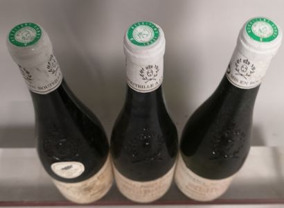  3 bouteilles SAVENNIERES - ROCHE aux MOINES - Domaine LAROCHE 
1 de 1990 et 2 de...