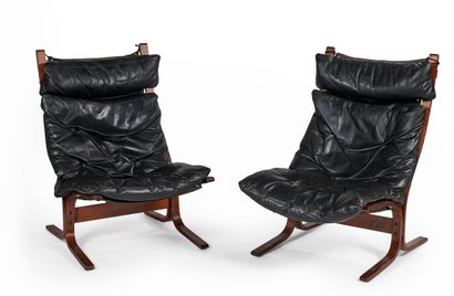 null Ingmar RELLING

Paire de fauteuils confortable à piètement en bois exotique...