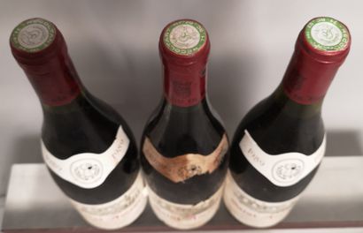  3 bouteilles SAINT AMOUR "Domaine des Pierres" - G. TRICHARD 1989 
Etiquettes légèrement...