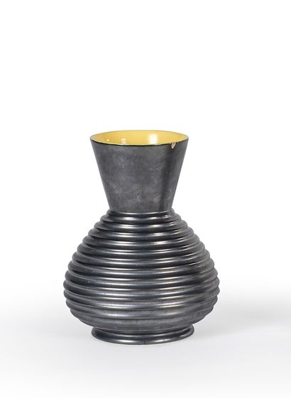 VALLAURIS (dans le goût de) 
Vase en céramique...