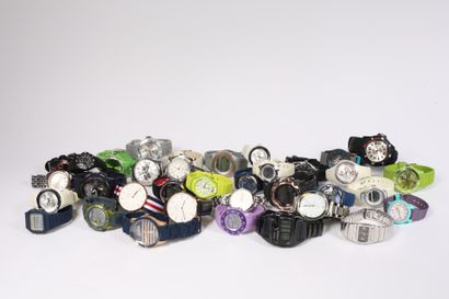 null 
* Lot de montres neuves et bracelets provenant du stock d'une bijouterie après...