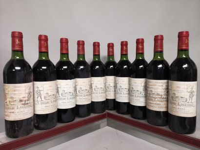  10 bouteilles Château LAGRANGE - 3e Gcc Saint-Julien 1983 
Etiquettes légèrement...