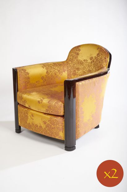 null Paire de fauteuils de style Art Déco en bois de placage laqué marron

Garniture...