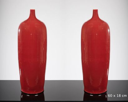 null Lot de cinq vases en céramique rouge

Hauteur : de 31 à 60 cm

Rayures d'usage...