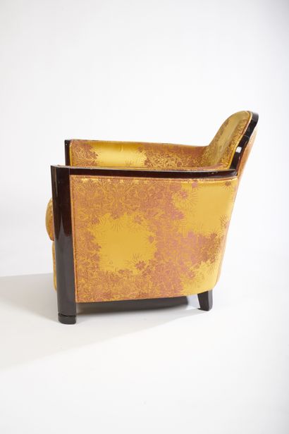 null Paire de fauteuils de style Art Déco en bois de placage laqué marron

Garniture...