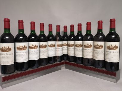 null 12 bouteilles Château AUSONE - 1er Gcc (A) Saint Emilion 1986 

Etiquettes légèrement...