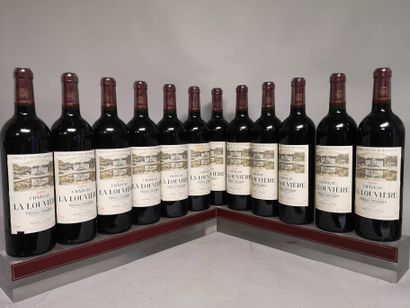 null 12 bouteilles Château La LOUVIERE - Graves 2000 En caisse bois.