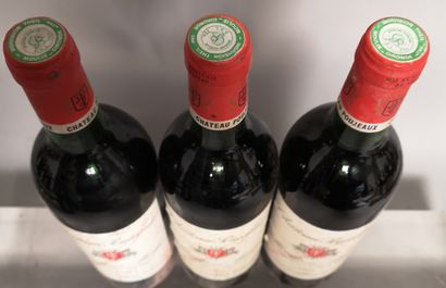 null 3 bouteilles Château POUJEAUX - Moulis 1980 

Etiquettes légèrement tachées...