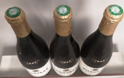 null 3 bouteilles VOUVRAY "Le Petit Monaco" - R. BIENVENU 1947

Etiquettes légèrement...