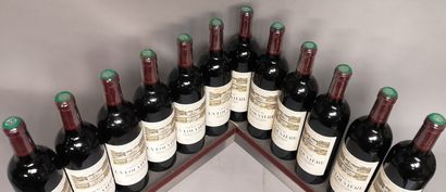 null 12 bouteilles Château La LOUVIERE - Graves 2000 En caisse bois.