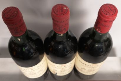 null 3 bouteilles Château de SALES - Pomerol 1988 

Etiquettes légèrement tachées...