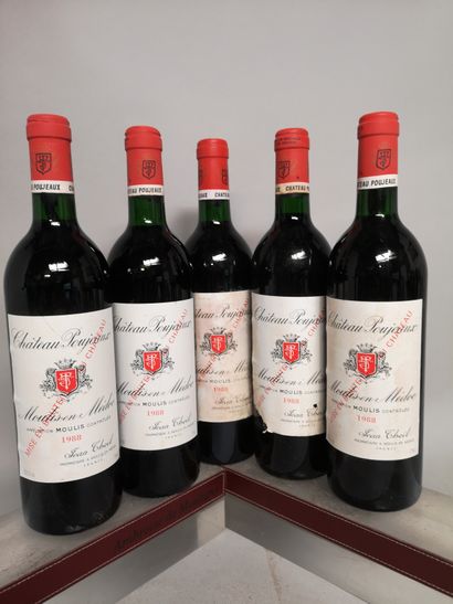 null 5 bouteilles Château POUJEAUX - Moulis 1988 

Etiquettes légèrement tachées...