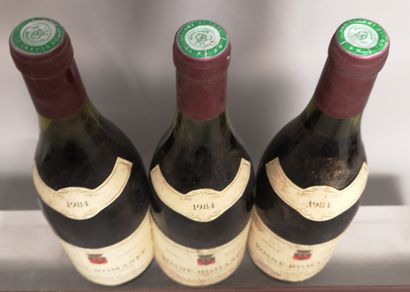 null 3 bouteilles VOSNE ROMANEE - Succ. J. COVLET 1984 

Etiquettes légèrement tachées....
