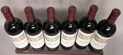 null 6 bouteilles Château La LOUVIERE - Graves 2000 En caisse bois.