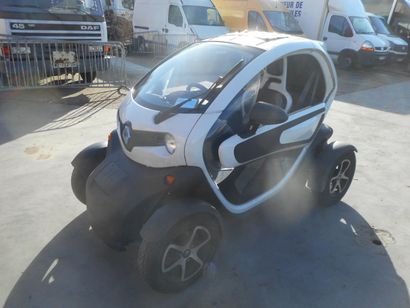 null QM RENAULT TWIZY QLOM P 

Carburant : EL 

Puissance Administrative : 2 CV 

Kilomètres...