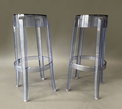 null Charles GHOST for KARTELL 

Pair of stackable bar stools in grey plastic 

H....