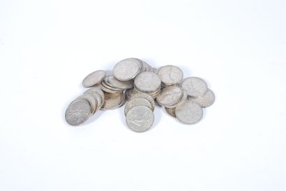 null * Lot de pièces de 5 francs en argent 

Poids : 504 g