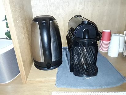 Bouilloire éléctrique 
Machine à café NE...