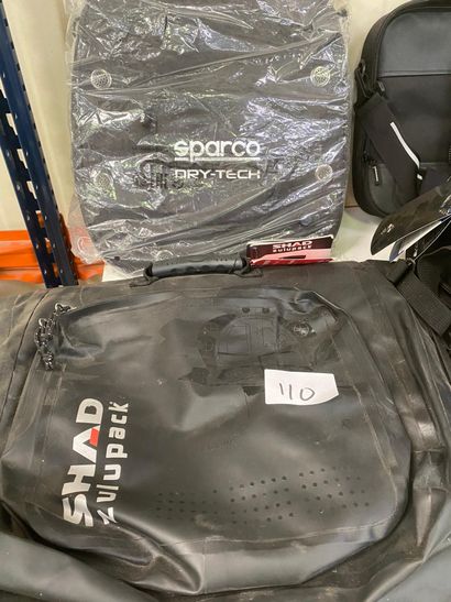 null Lot de bagagerie dont BAGSTER, SHAD, GIVI, SPARCO (14 pièces)