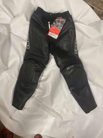 null Pantalon cuir IXS taille 54 (379€)