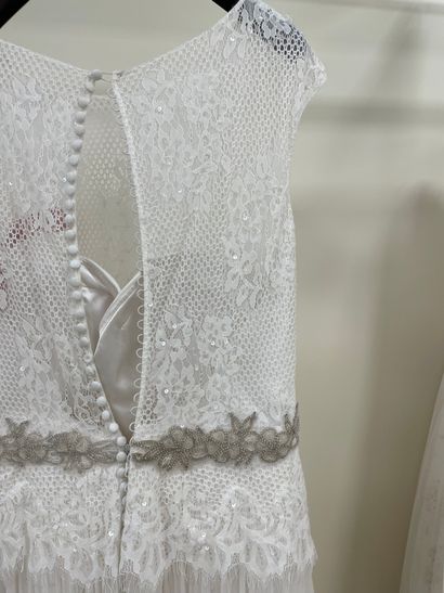 null * Robe de mariée AIRE BEACH WEDDING modèle XENIA

Taille : 44

Prix de vente...