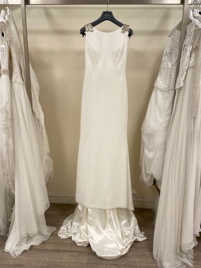 null * Robe de mariée ALMA NOVIA modèle GREDOS

Taille : 40

Prix de vente : 2950...
