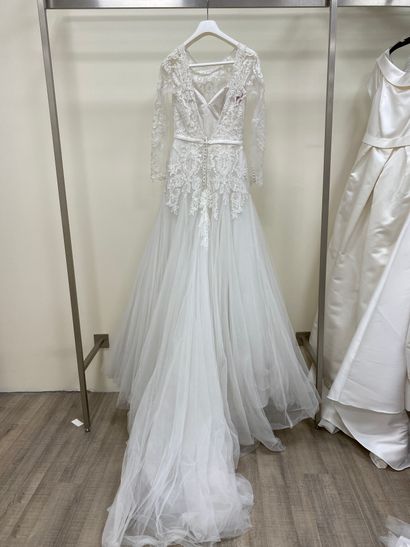 null * Robe de mariée AIRE BARCELONA modèle CANDIM

Taille : 40

Prix de vente :...