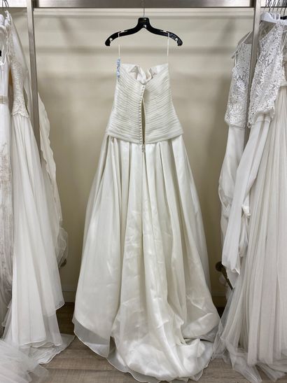 null * Robe de mariée ROSA CLARA TWO modèle ESENCIA

Taille : 44

Prix de vente :...