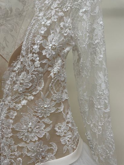 null * Robe de mariée ROSA CLARA COUTURE modèle PARAISO

Taille : 42

Prix de vente...