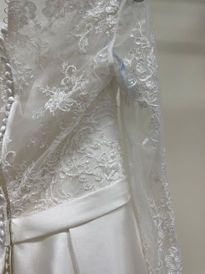 null * Robe de mariée AIRE BARCELONA modèle BRIAN

Taille : 44

Prix de vente : 2590...